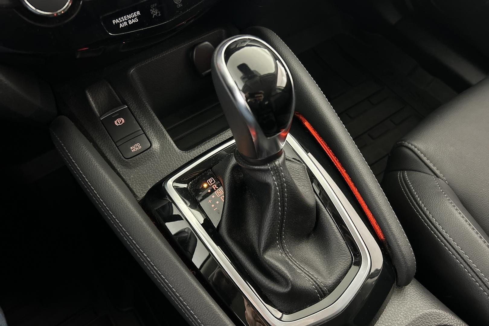 Nissan Qashqai iso kuva 21