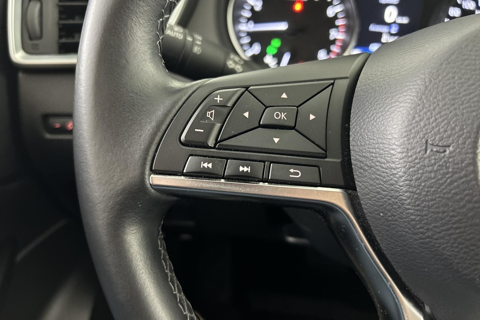 Nissan Qashqai iso kuva 24