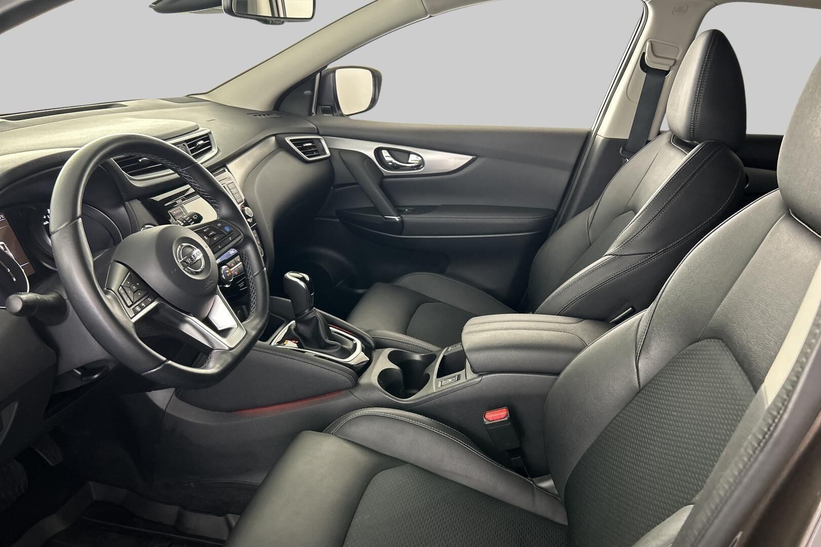 Nissan Qashqai iso kuva 9