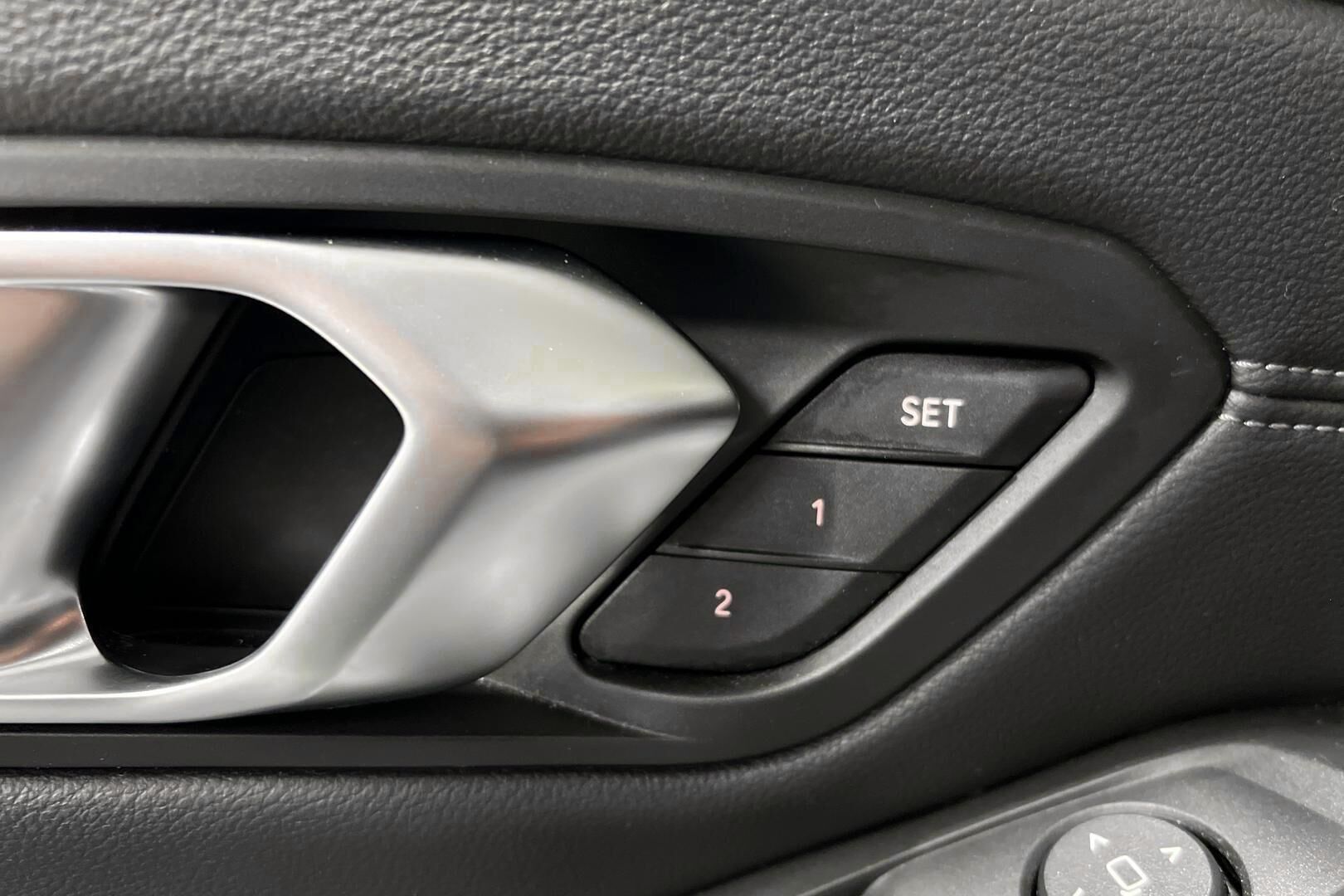 BMW 3-sarja iso kuva 18