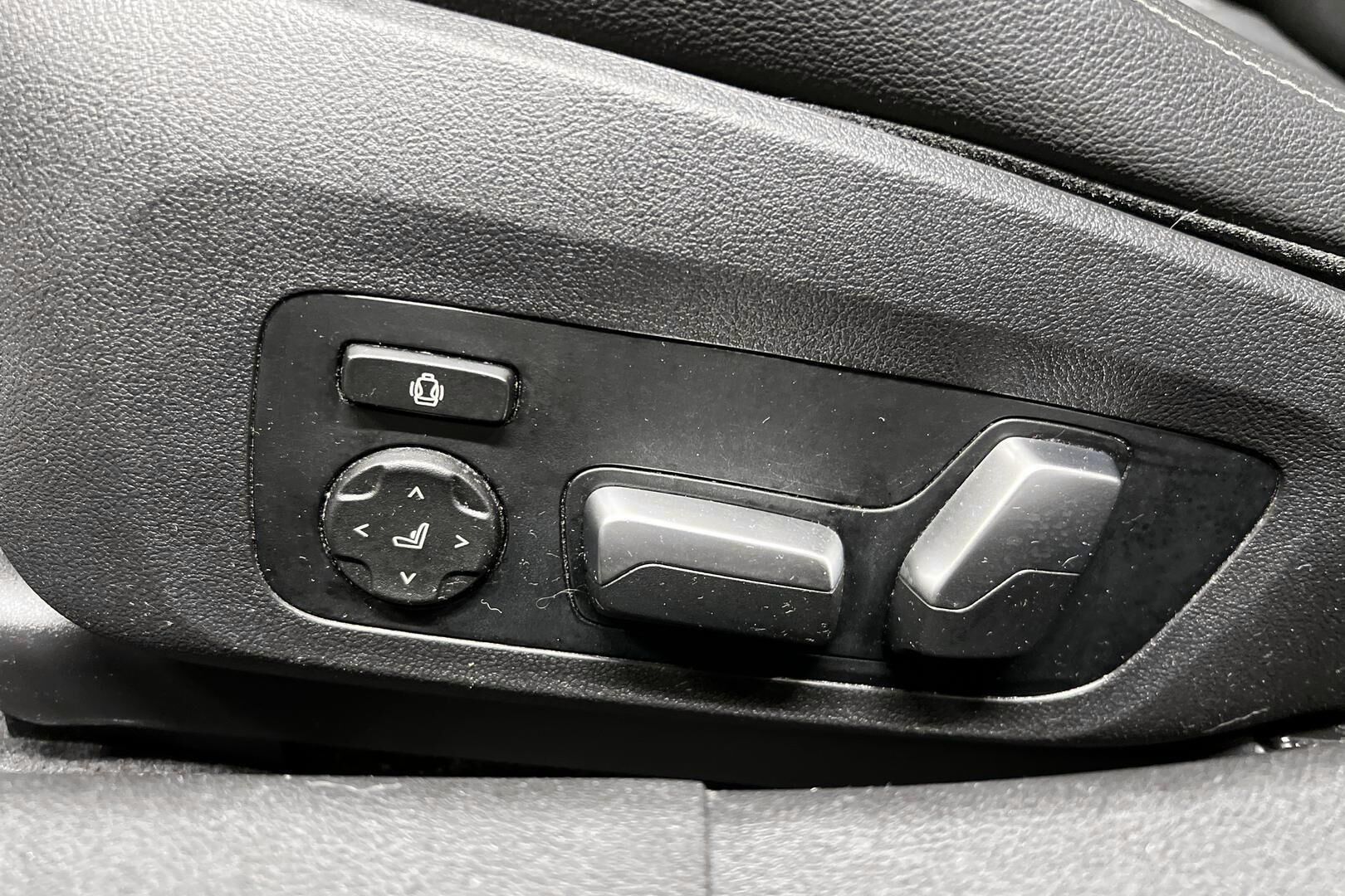 BMW 3-sarja iso kuva 19