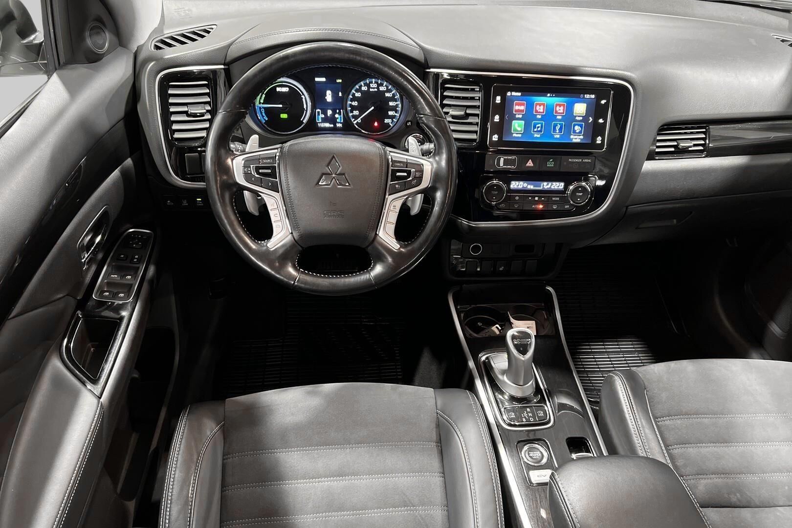 Mitsubishi Outlander PHEV iso kuva 7