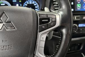 Mitsubishi Outlander PHEV esikatselu 19