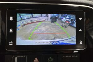 Mitsubishi Outlander PHEV esikatselu 12