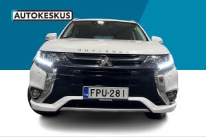 Mitsubishi Outlander PHEV esikatselu 14