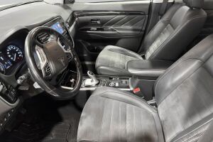 Mitsubishi Outlander PHEV esikatselu 5