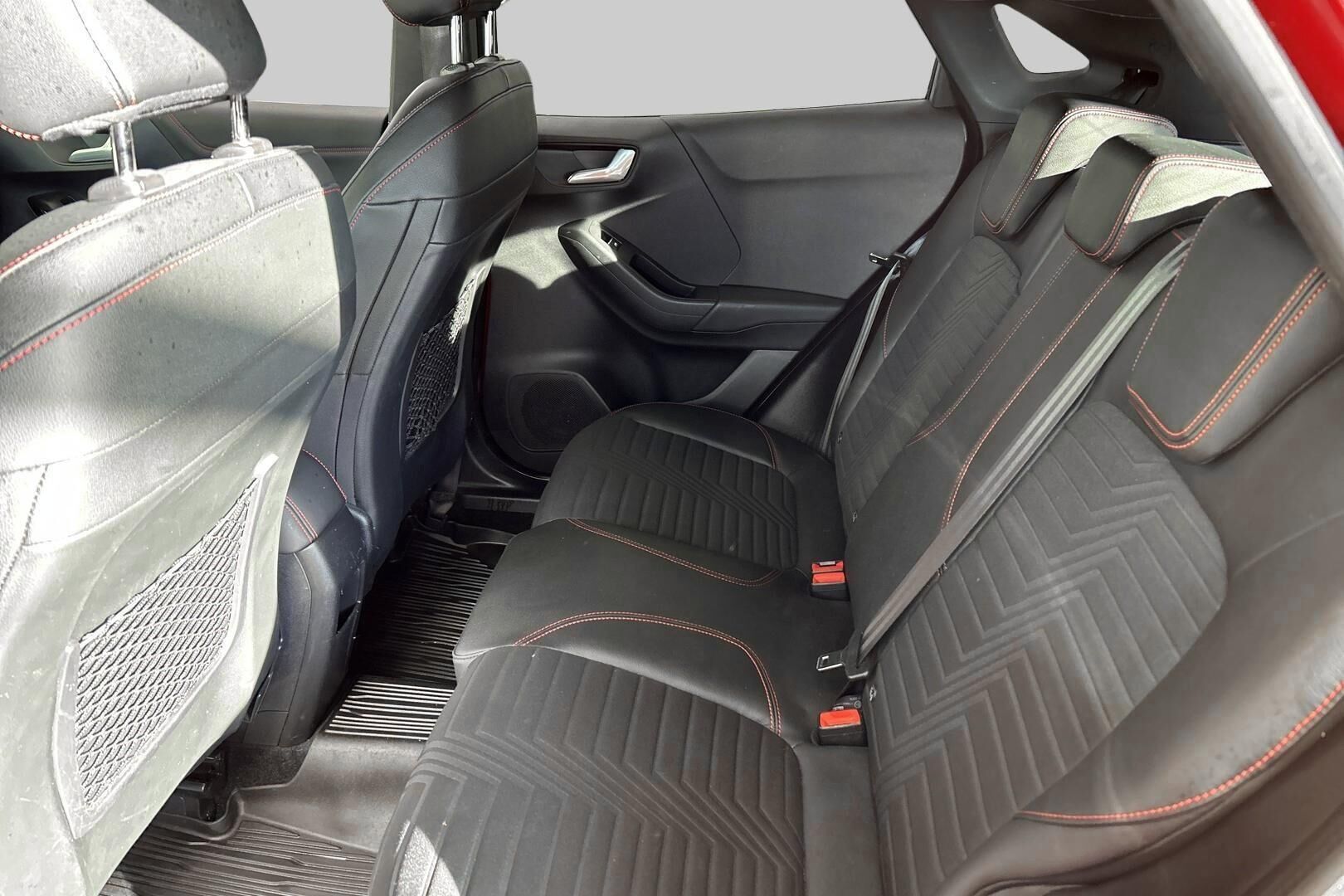 Ford Puma iso kuva 9