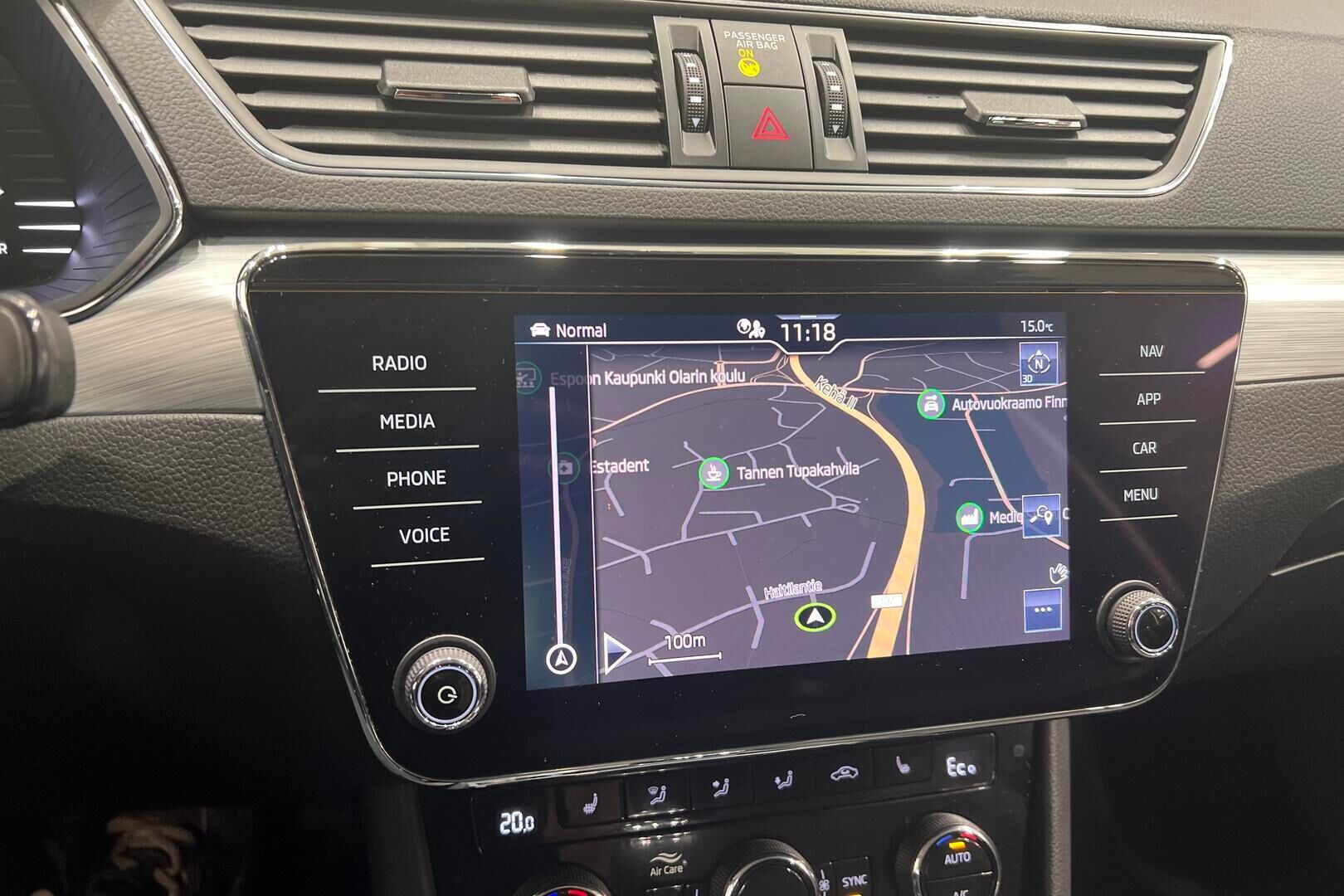 Skoda Superb iso kuva 14