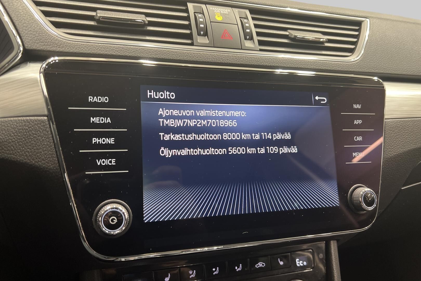 Skoda Superb iso kuva 33