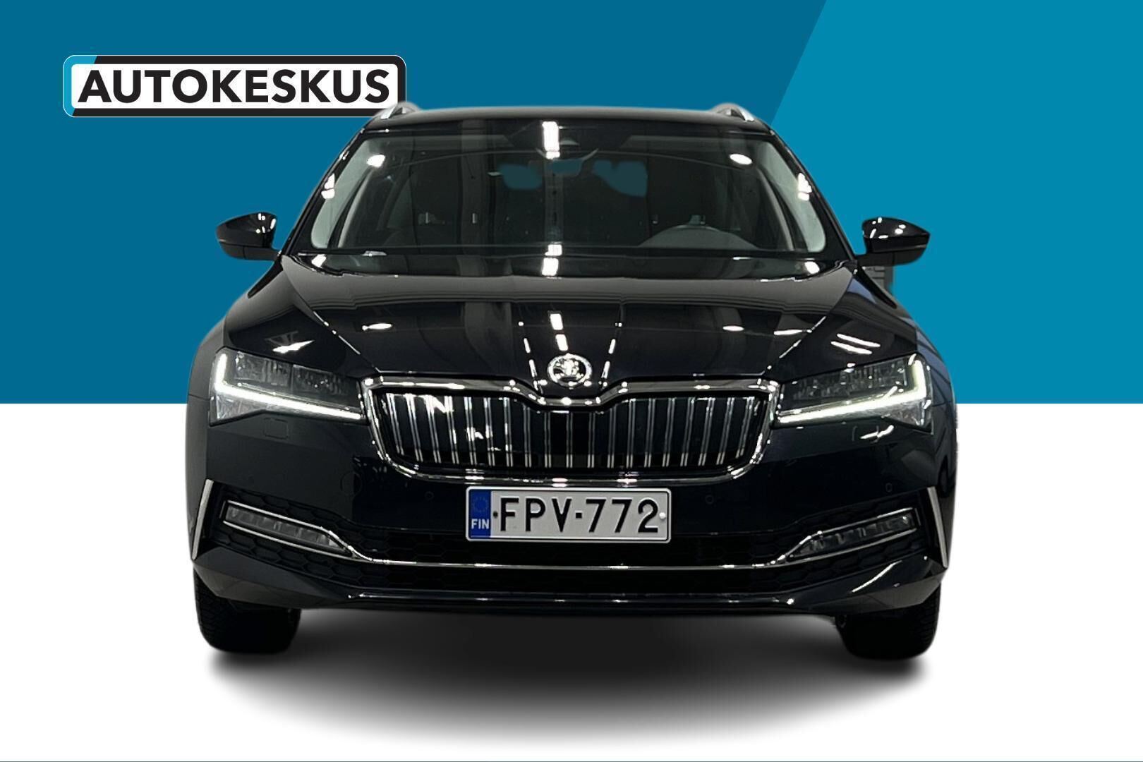 Skoda Superb iso kuva 2