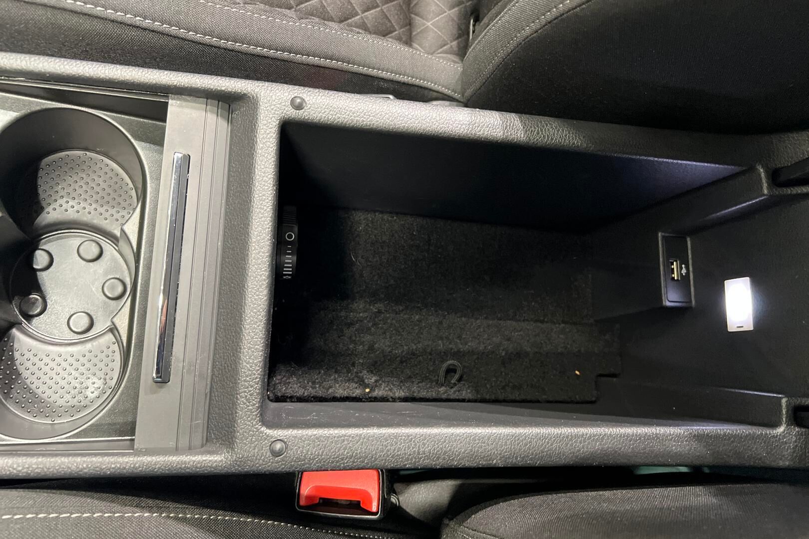 Skoda Superb iso kuva 20