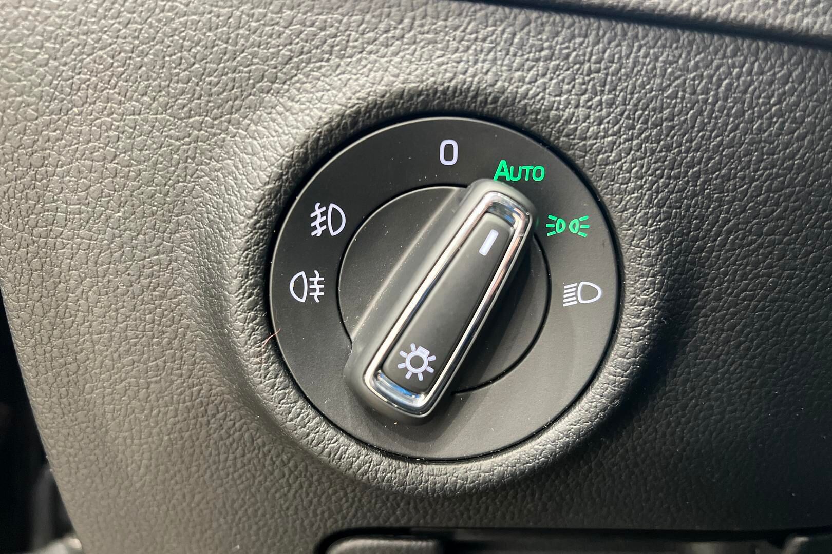 Skoda Superb iso kuva 23