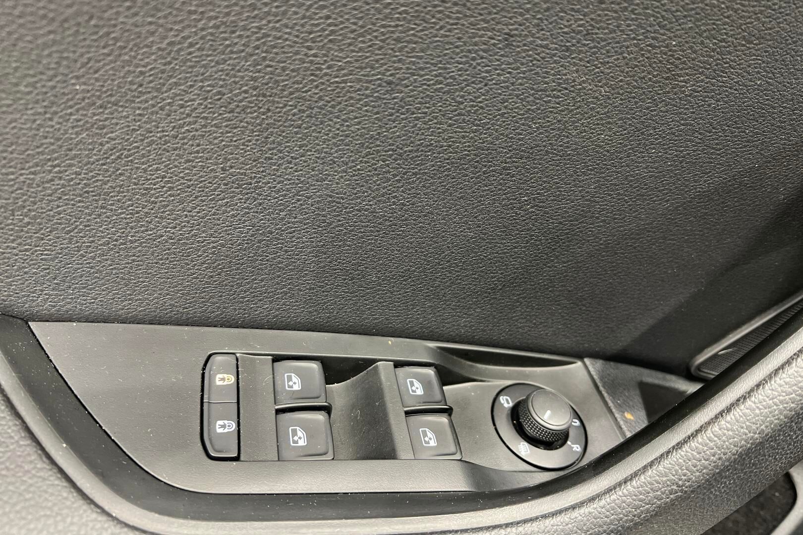 Skoda Superb iso kuva 25