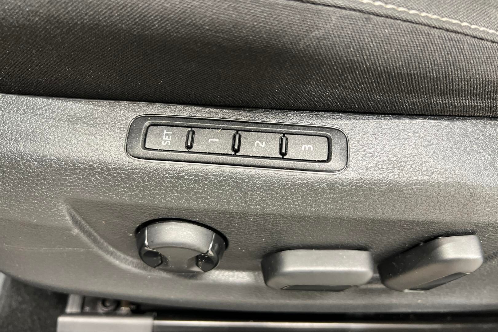 Skoda Superb iso kuva 35