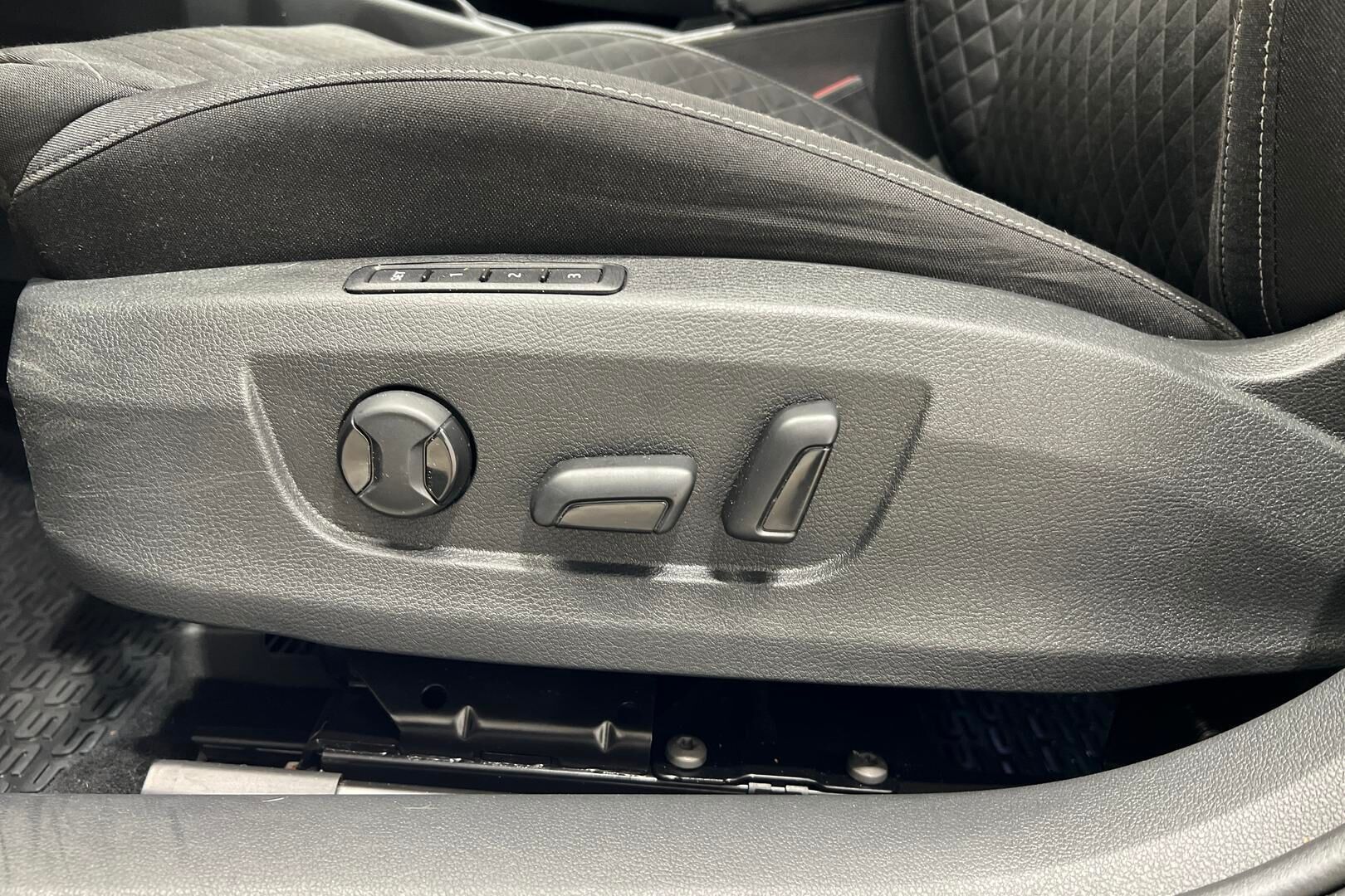 Skoda Superb iso kuva 26