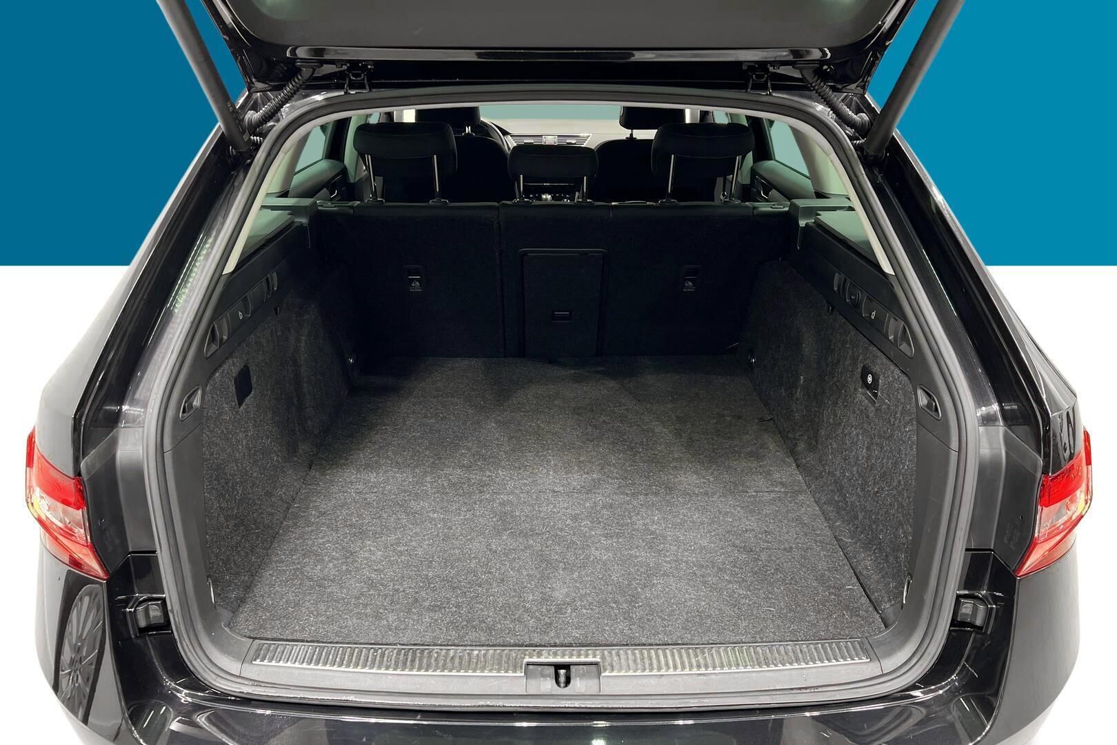 Skoda Superb iso kuva 29