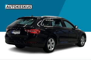 Skoda Superb esikatselu 5