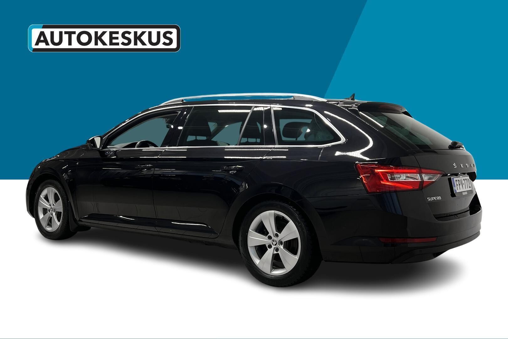 Skoda Superb iso kuva 7