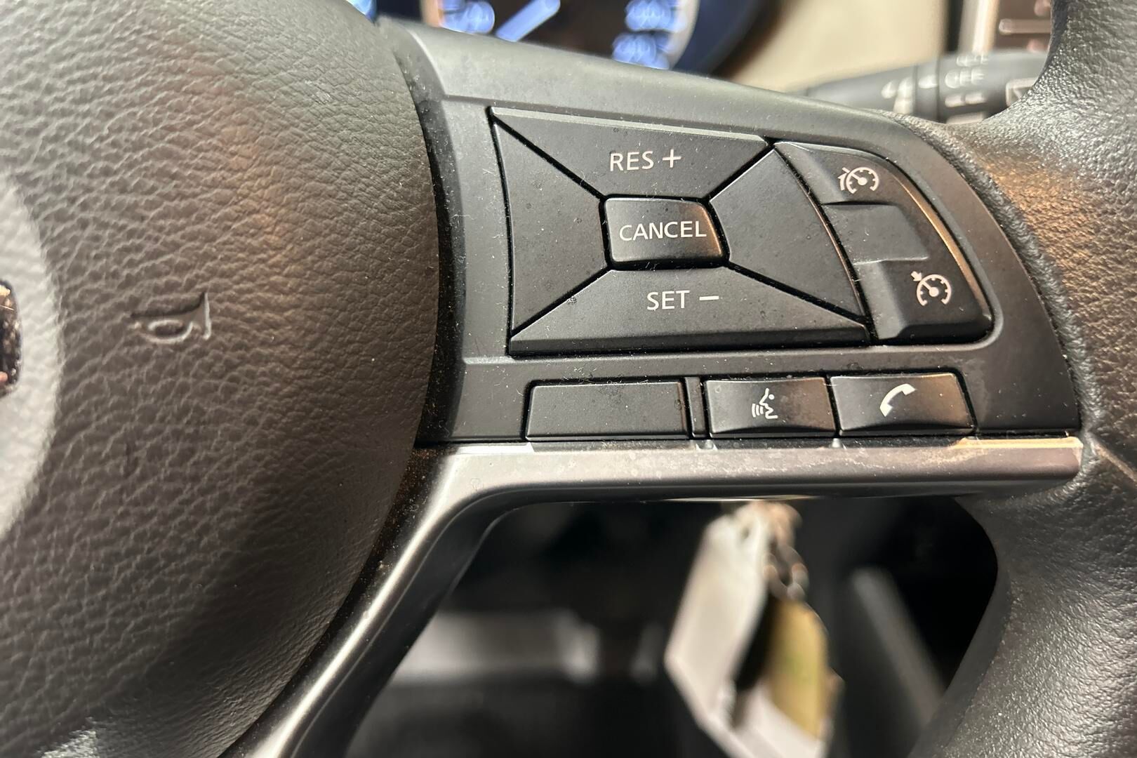 Nissan Micra iso kuva 16