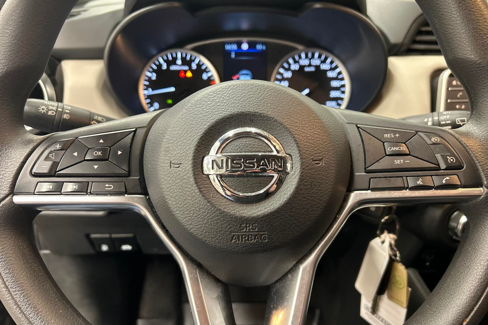 Nissan Micra iso kuva 18