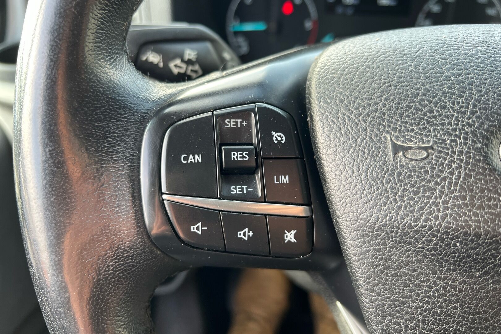 Ford Transit Custom iso kuva 8