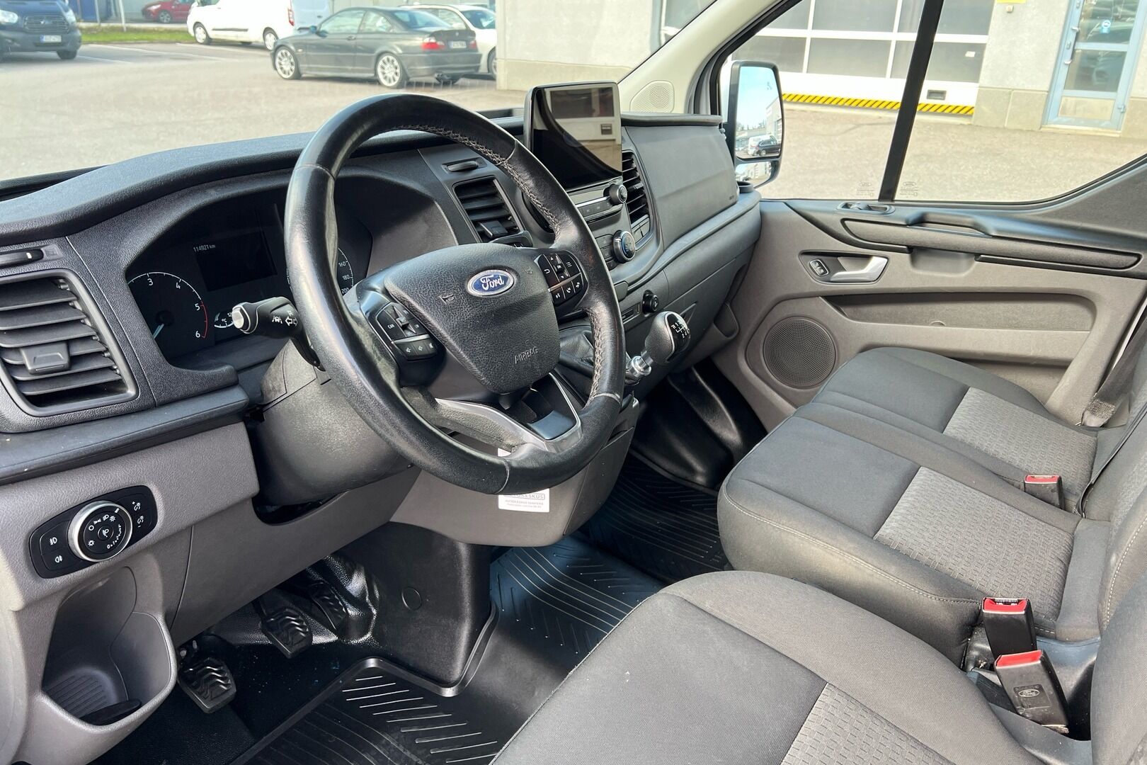 Ford Transit Custom iso kuva 3