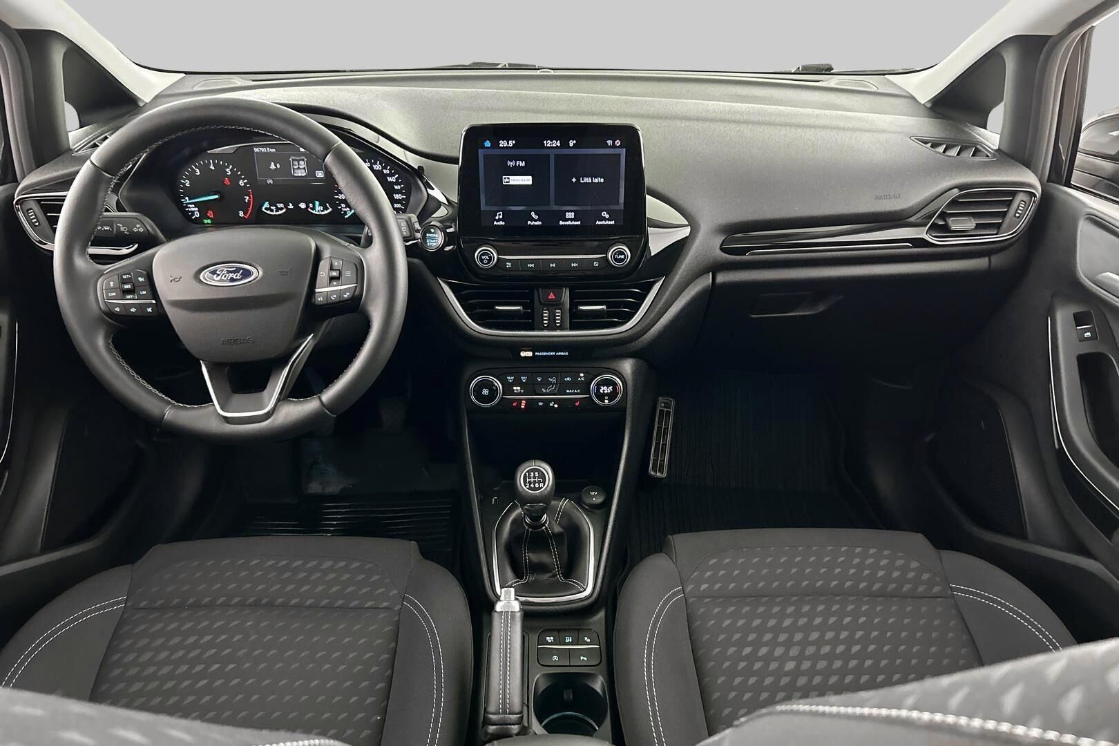 Ford Fiesta iso kuva 11