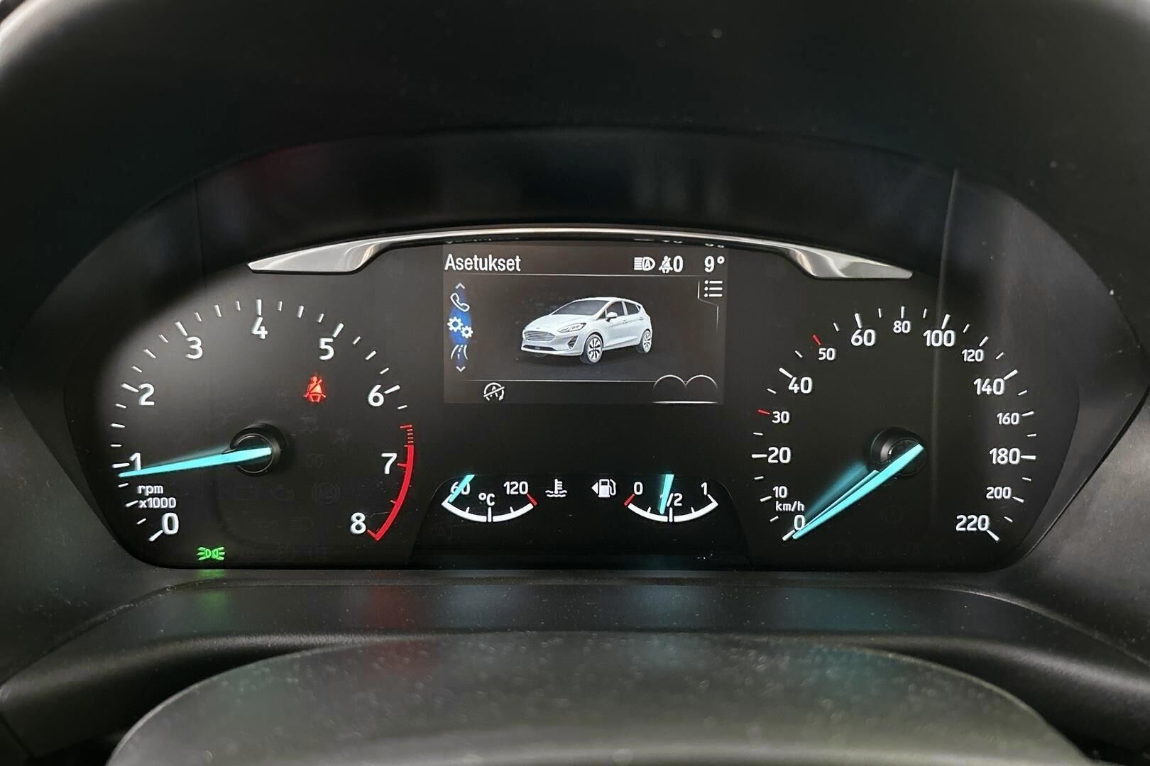 Ford Fiesta iso kuva 14