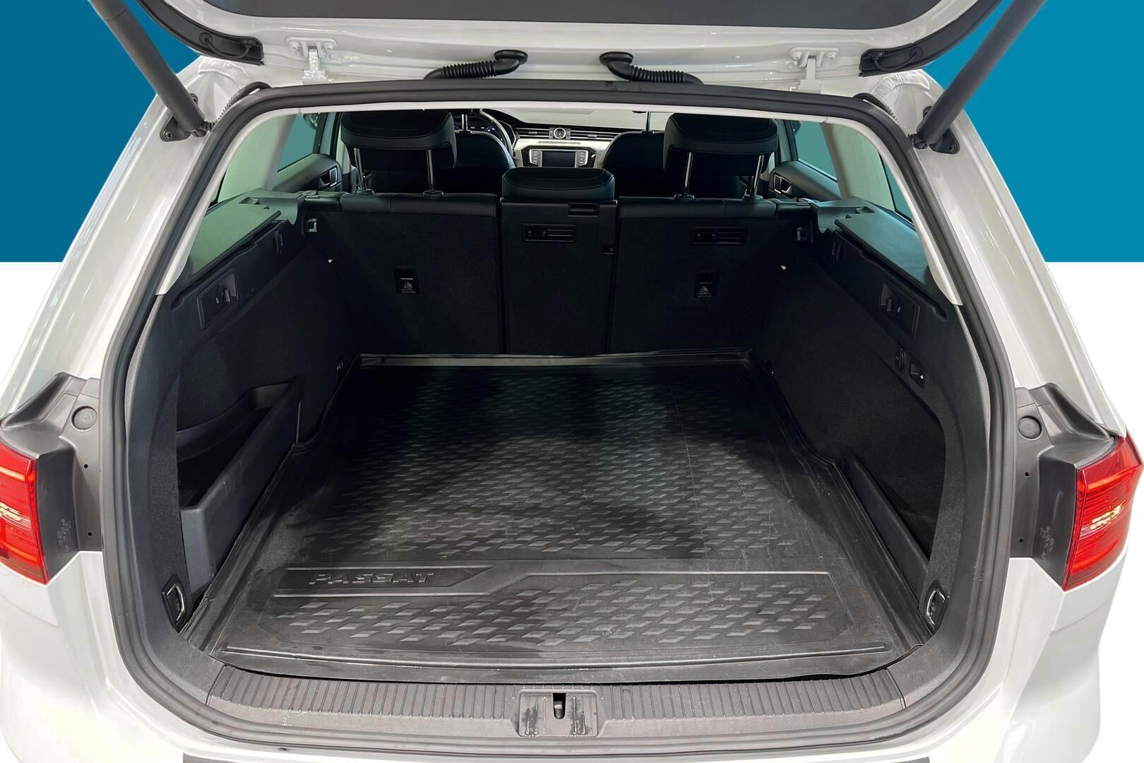 Volkswagen Passat iso kuva 12