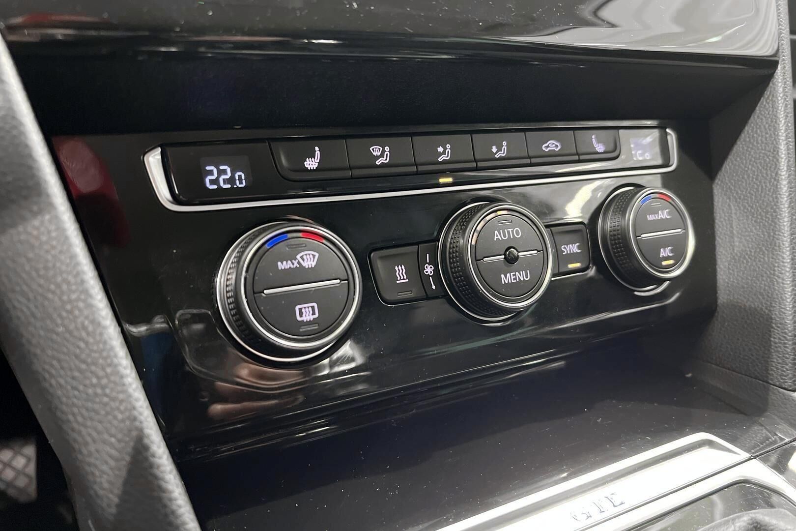 Volkswagen Passat iso kuva 18
