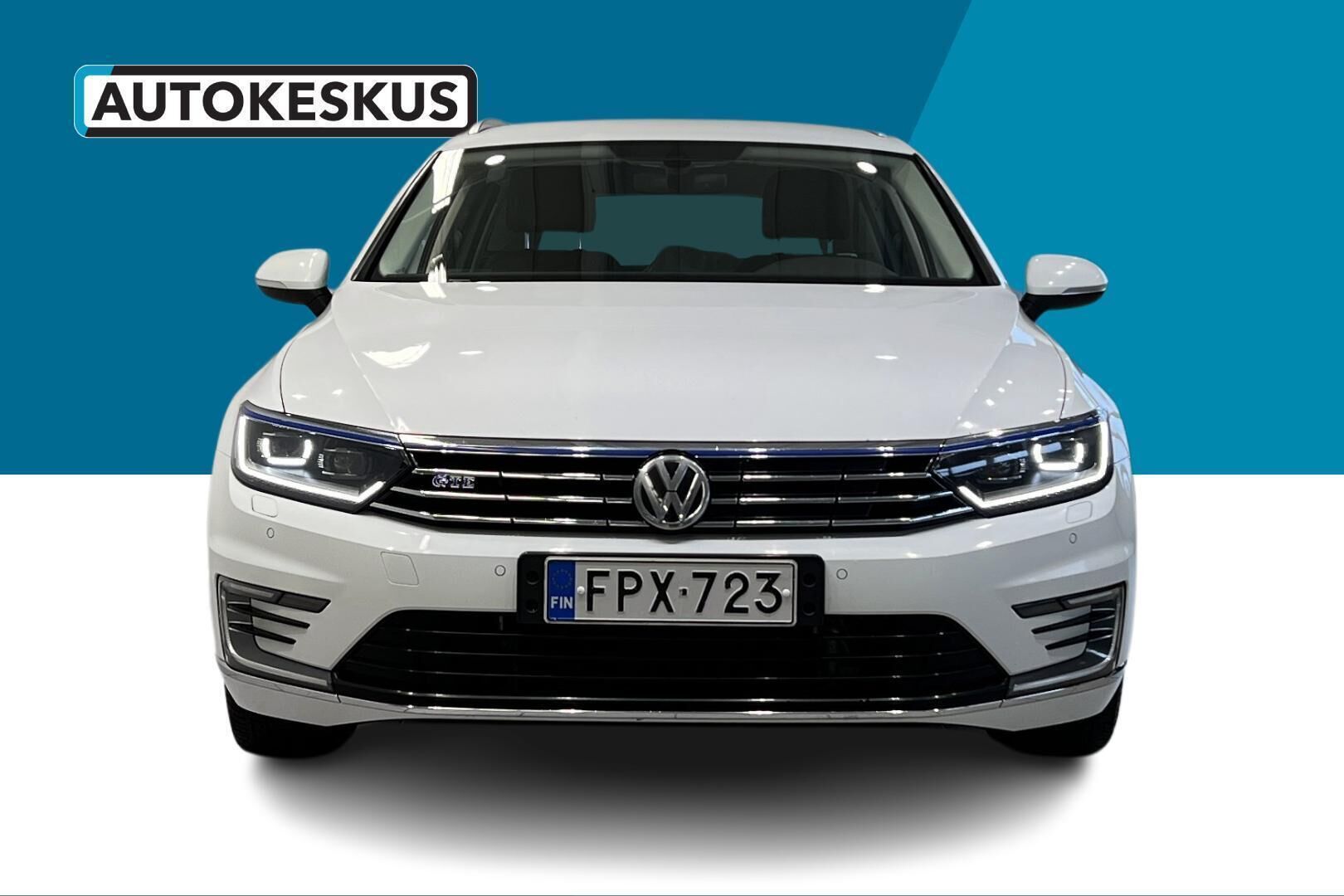 Volkswagen Passat iso kuva 2