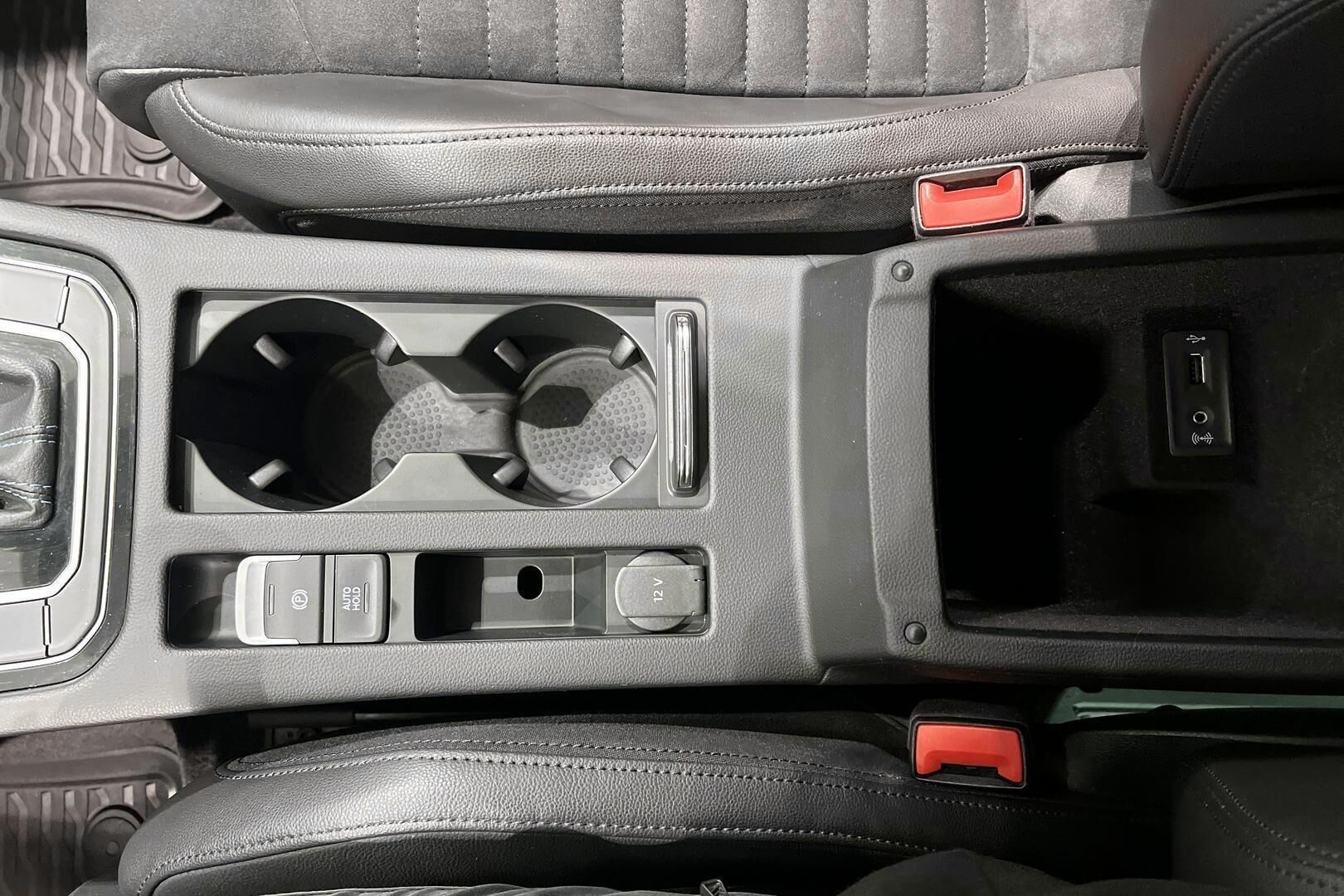 Volkswagen Passat iso kuva 20