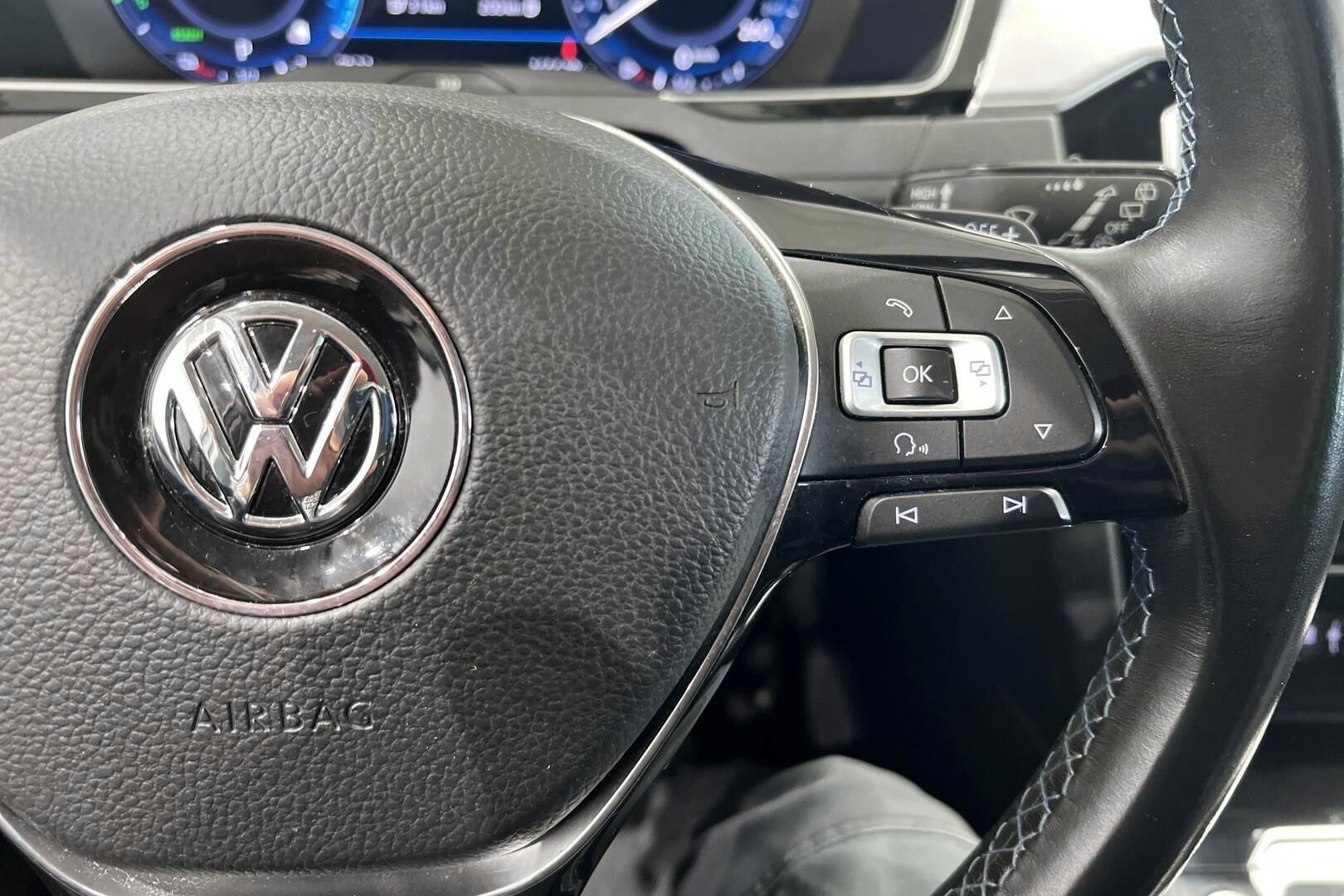Volkswagen Passat iso kuva 21
