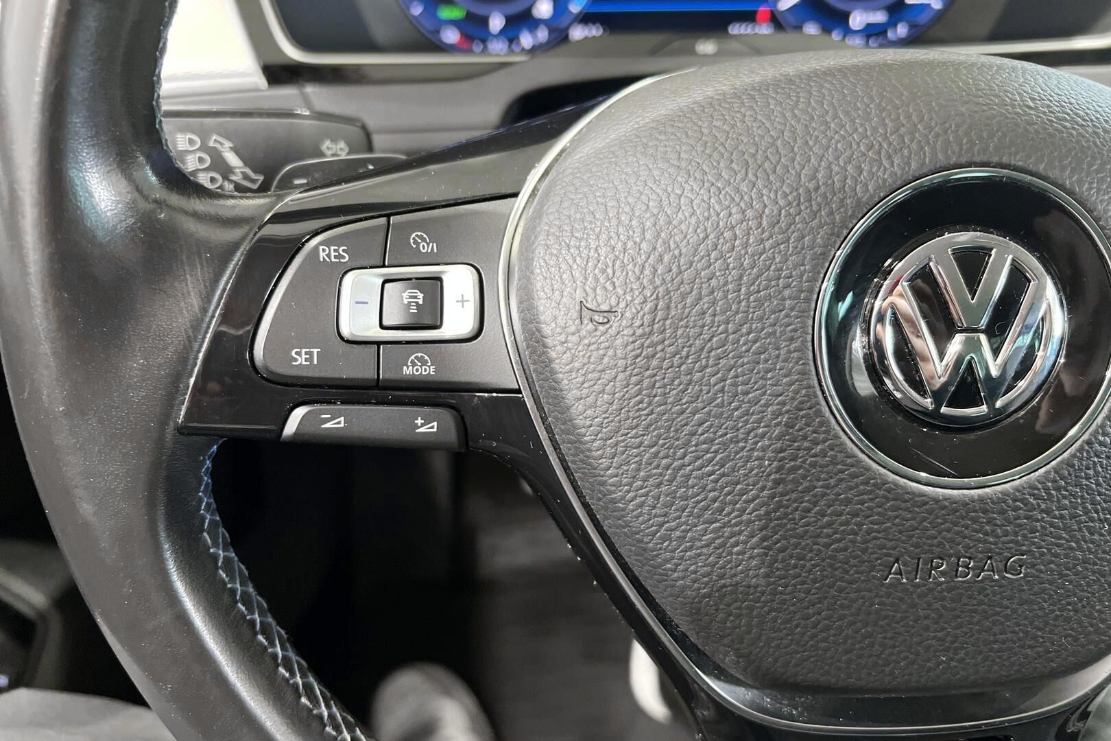 Volkswagen Passat iso kuva 22
