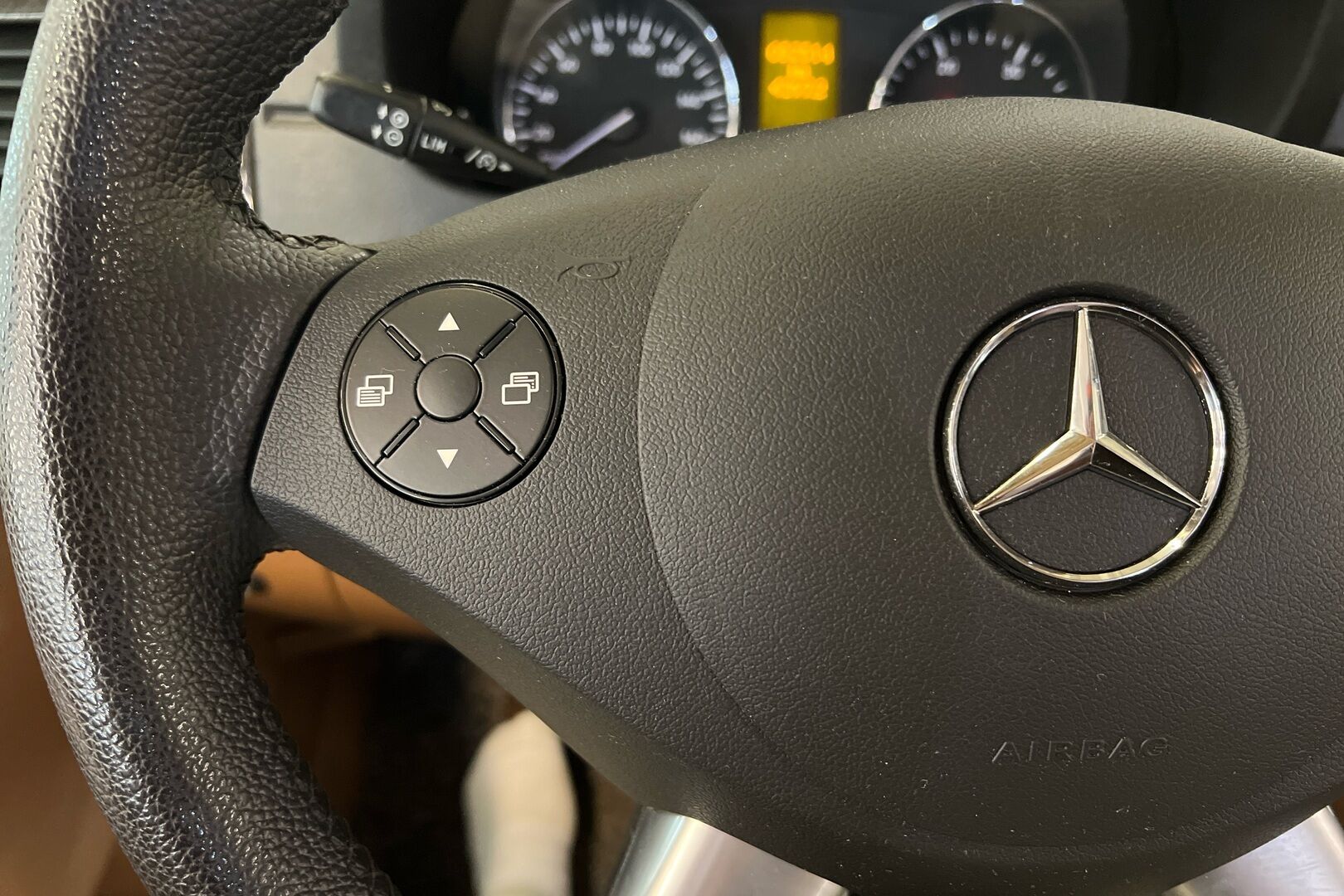 Mercedes-Benz Sprinter iso kuva 17