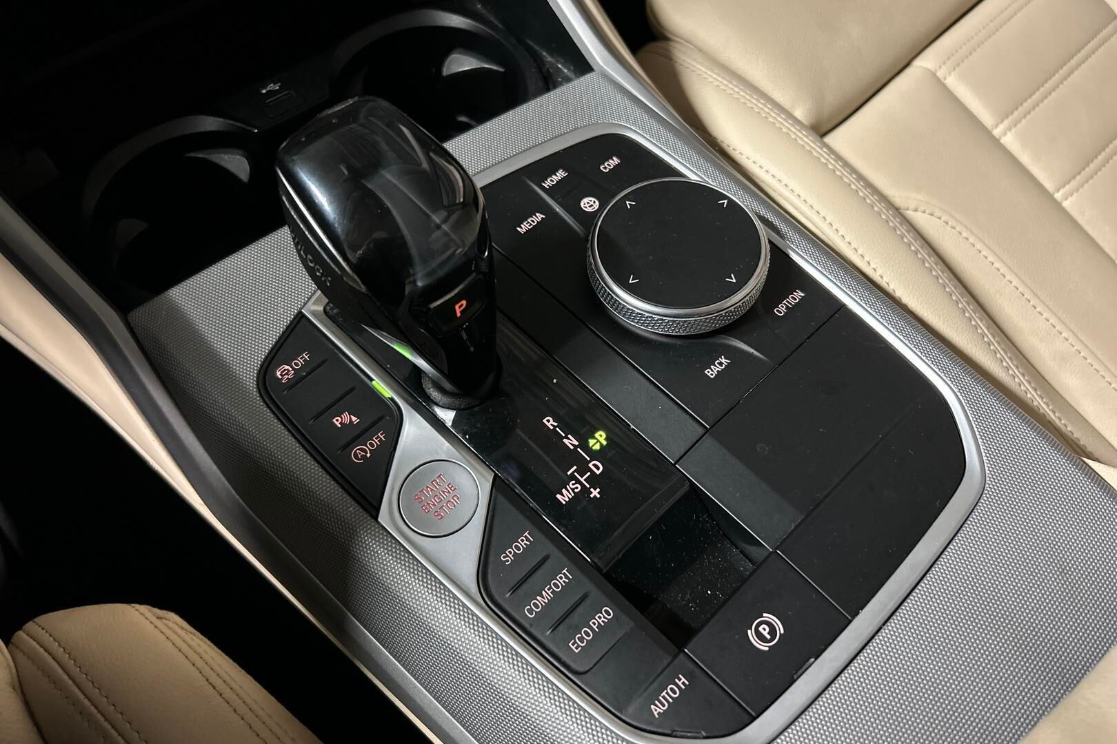 BMW 3-sarja iso kuva 32