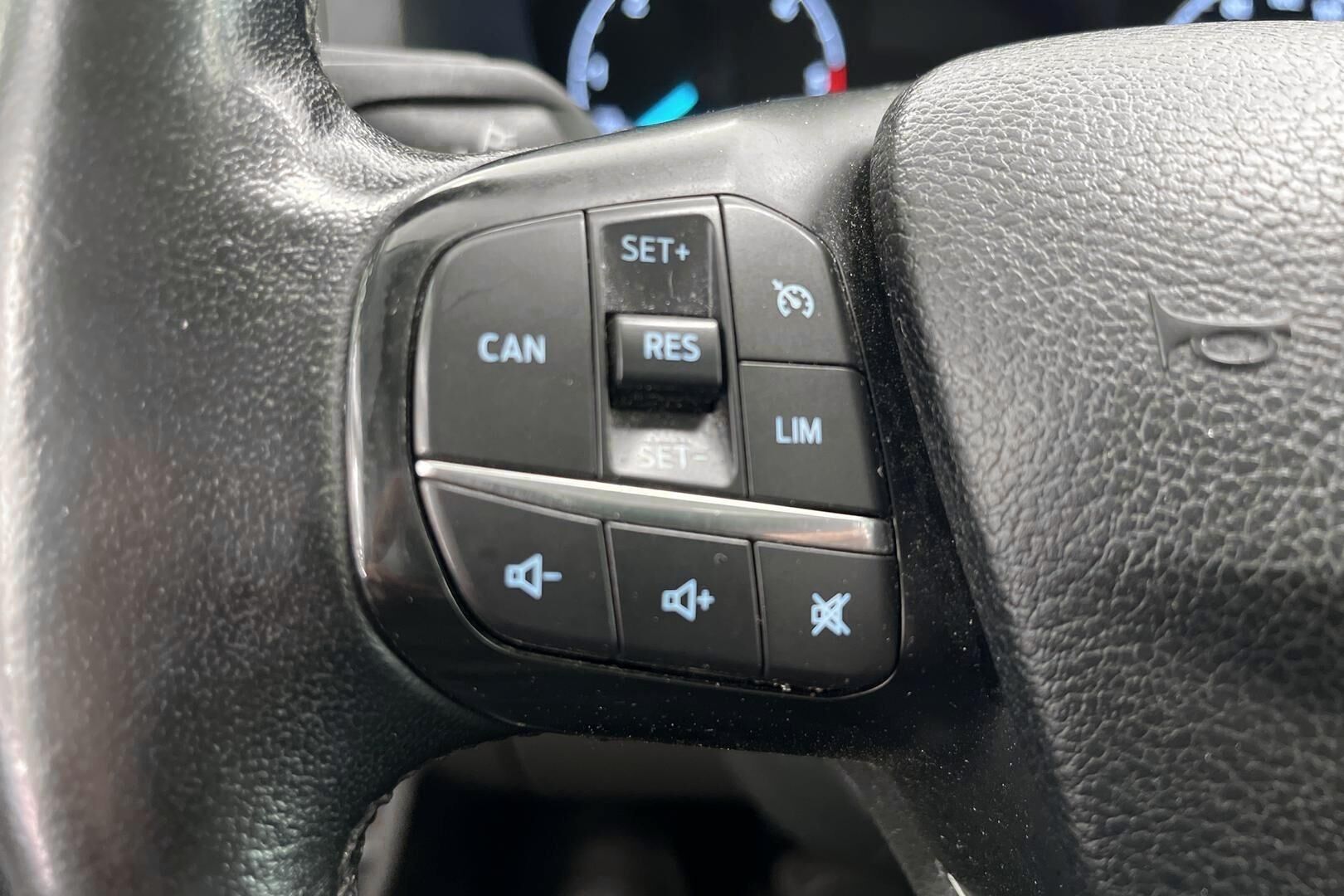 Ford Transit iso kuva 18