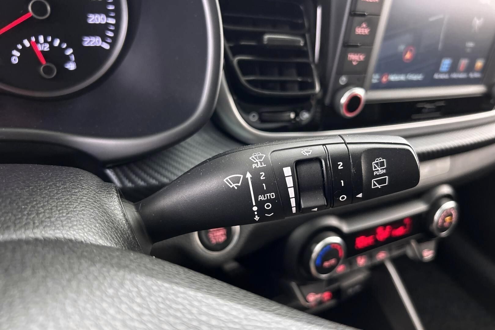 Kia Rio iso kuva 15