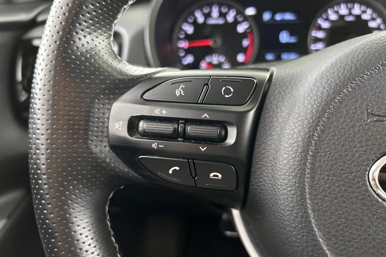 Kia Rio iso kuva 16