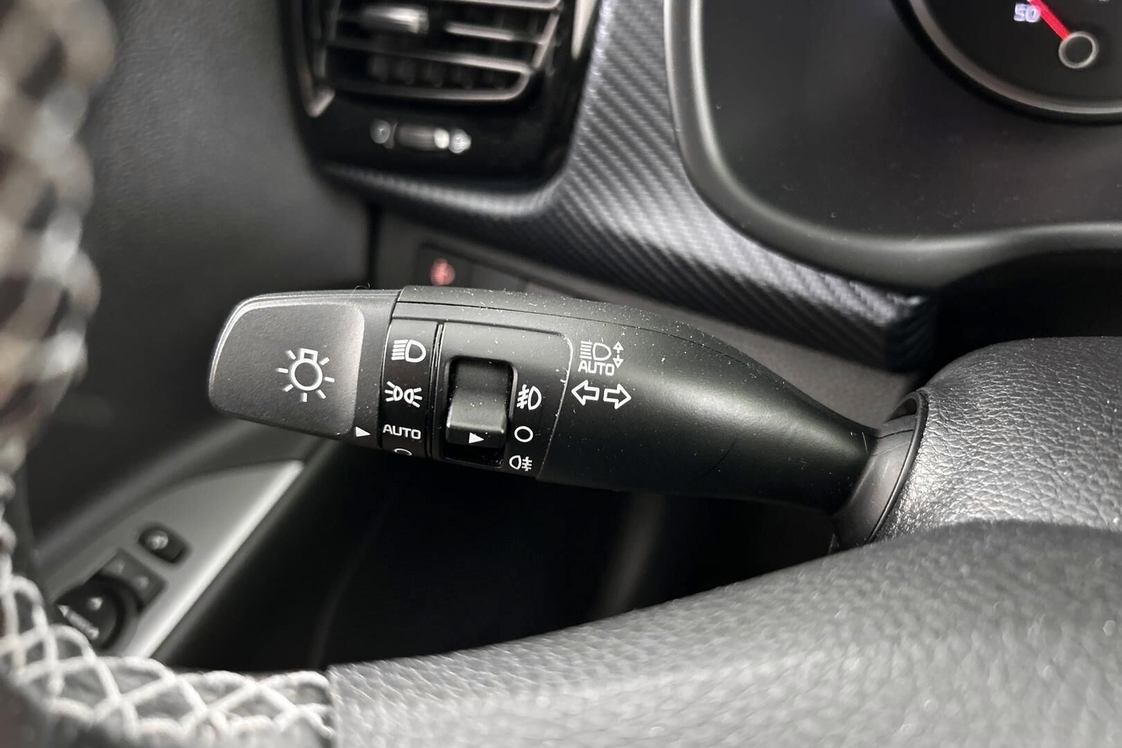 Kia Rio iso kuva 17