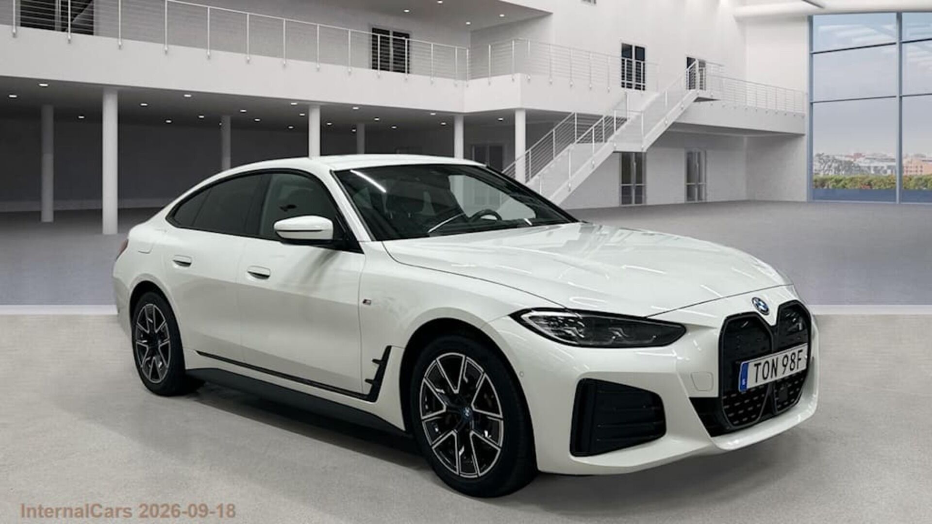 BMW I4 iso kuva 2