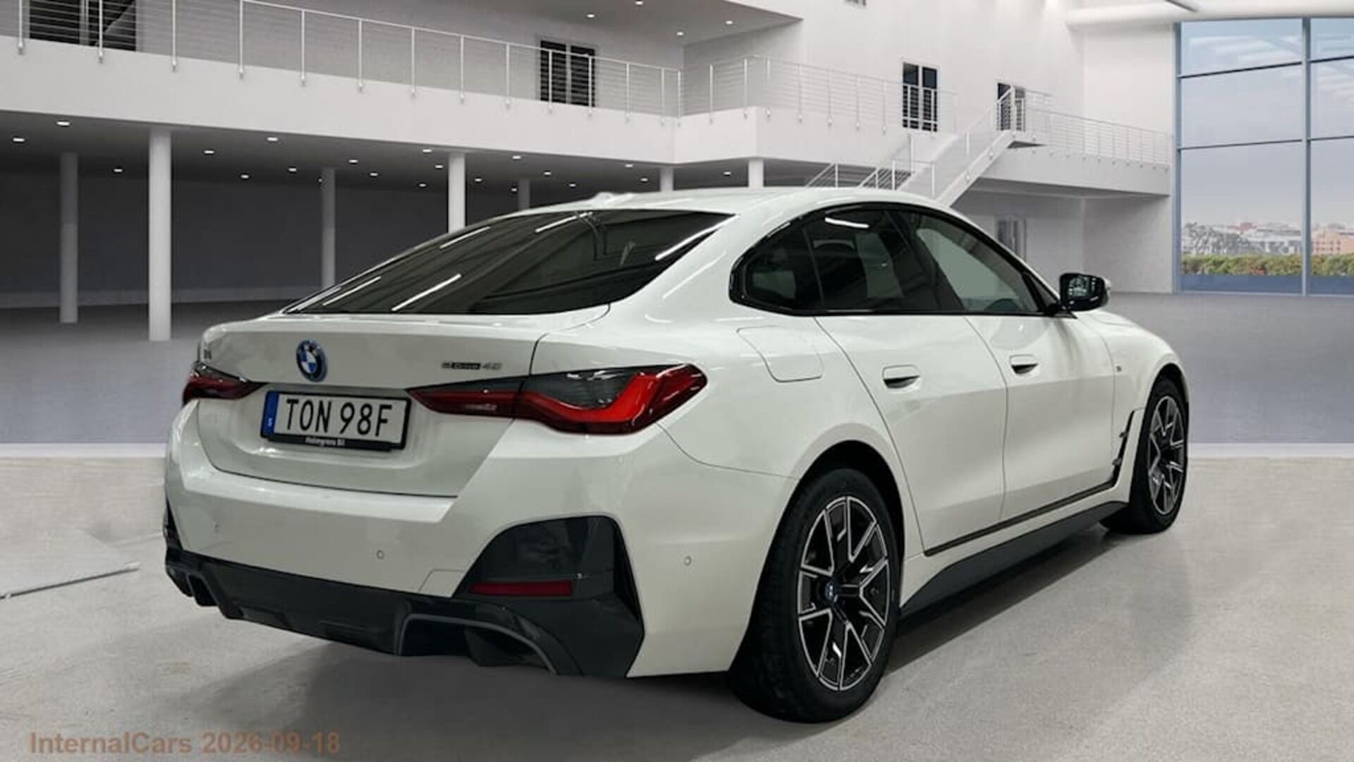 BMW I4 iso kuva 3