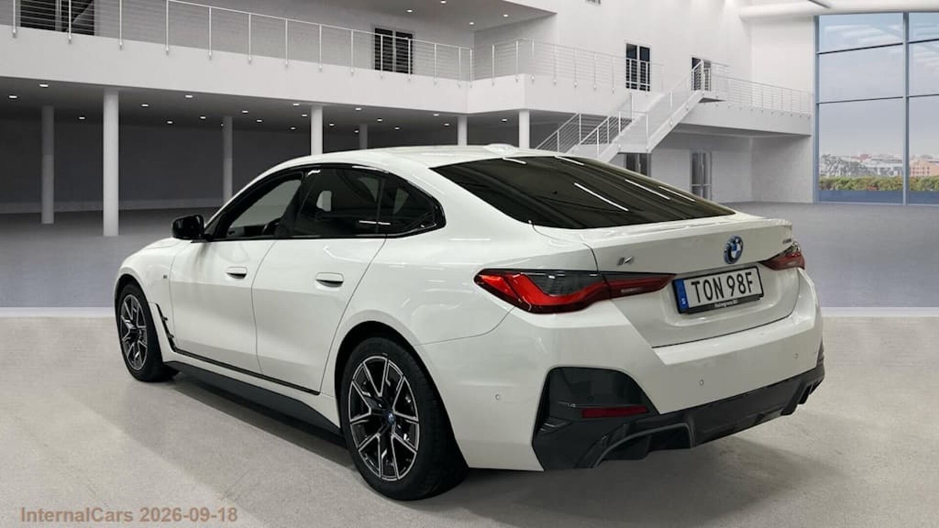 BMW I4 iso kuva 4