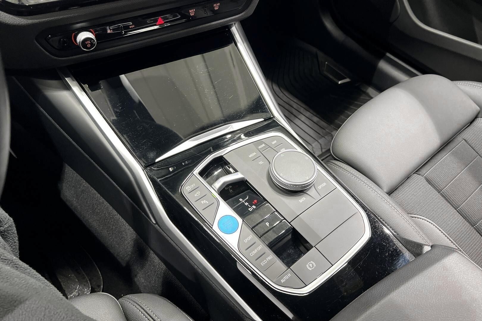 BMW I4 iso kuva 25