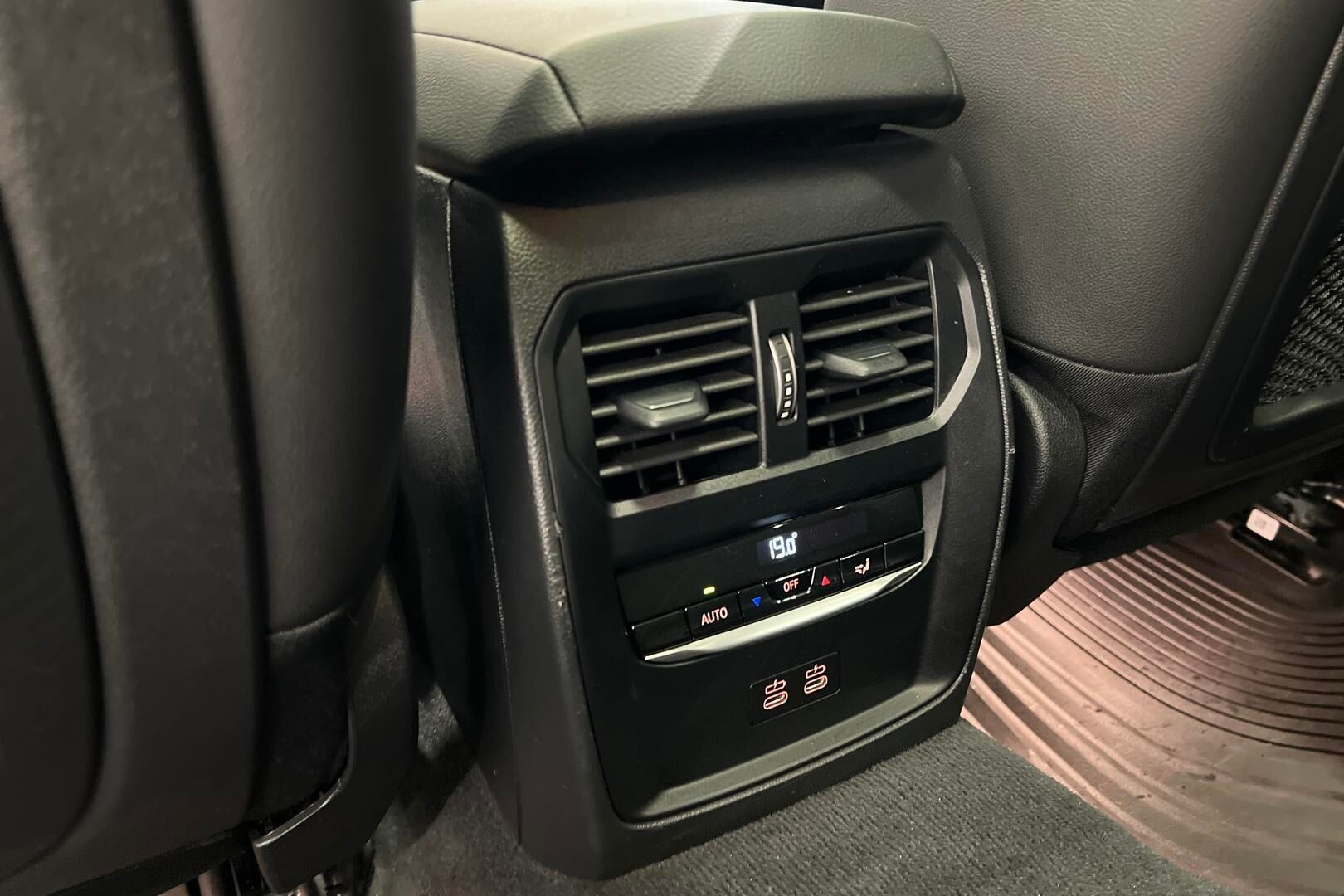BMW I4 iso kuva 35