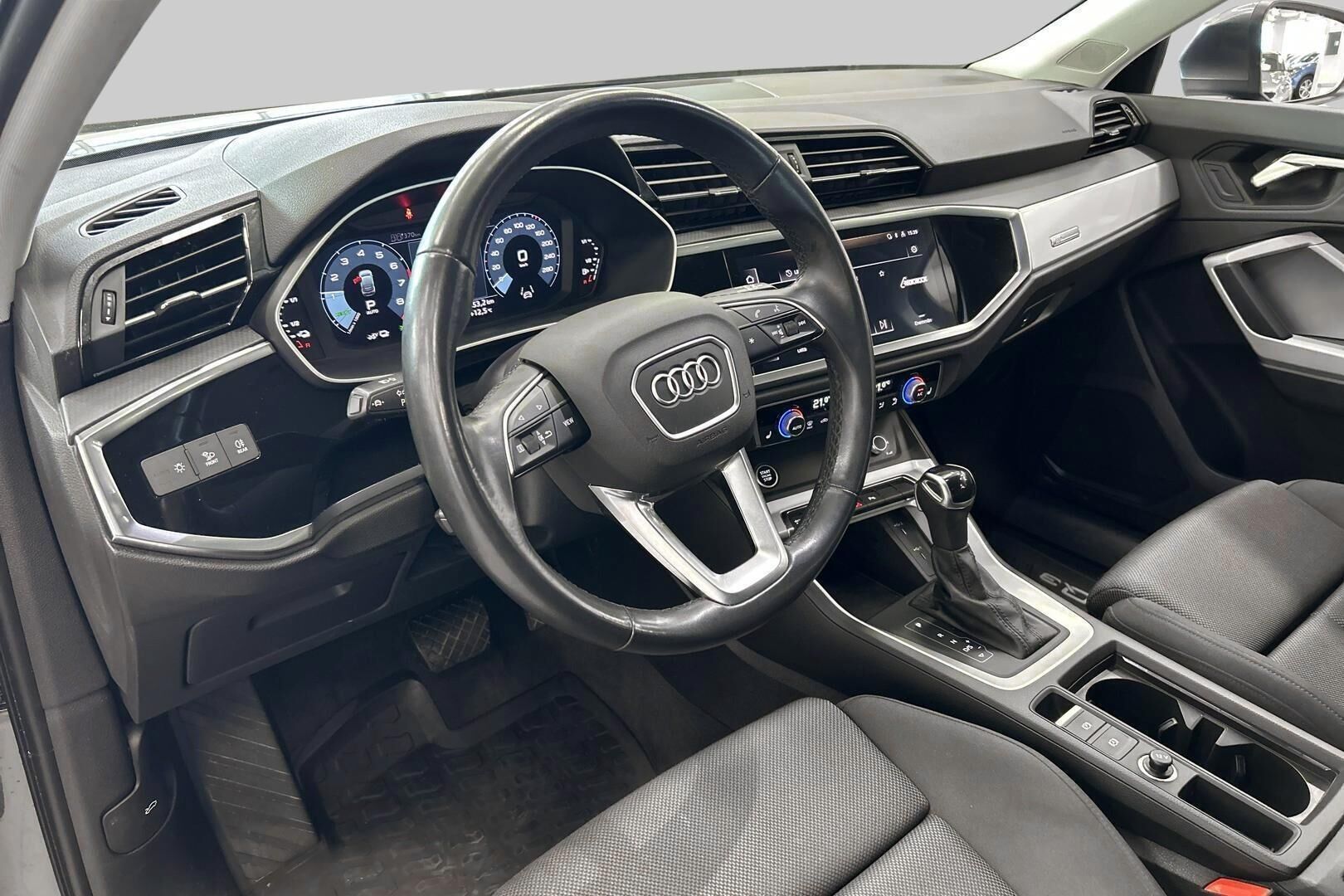 Audi Q3 iso kuva 30