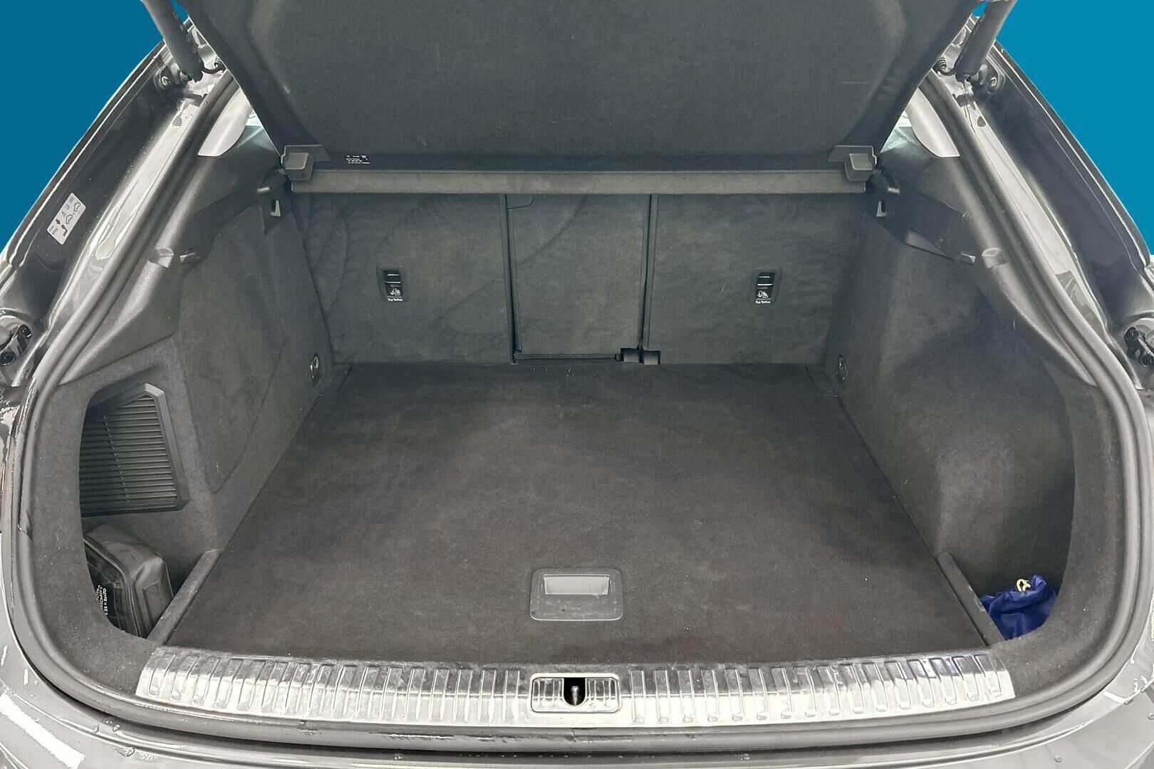 Audi Q3 iso kuva 11