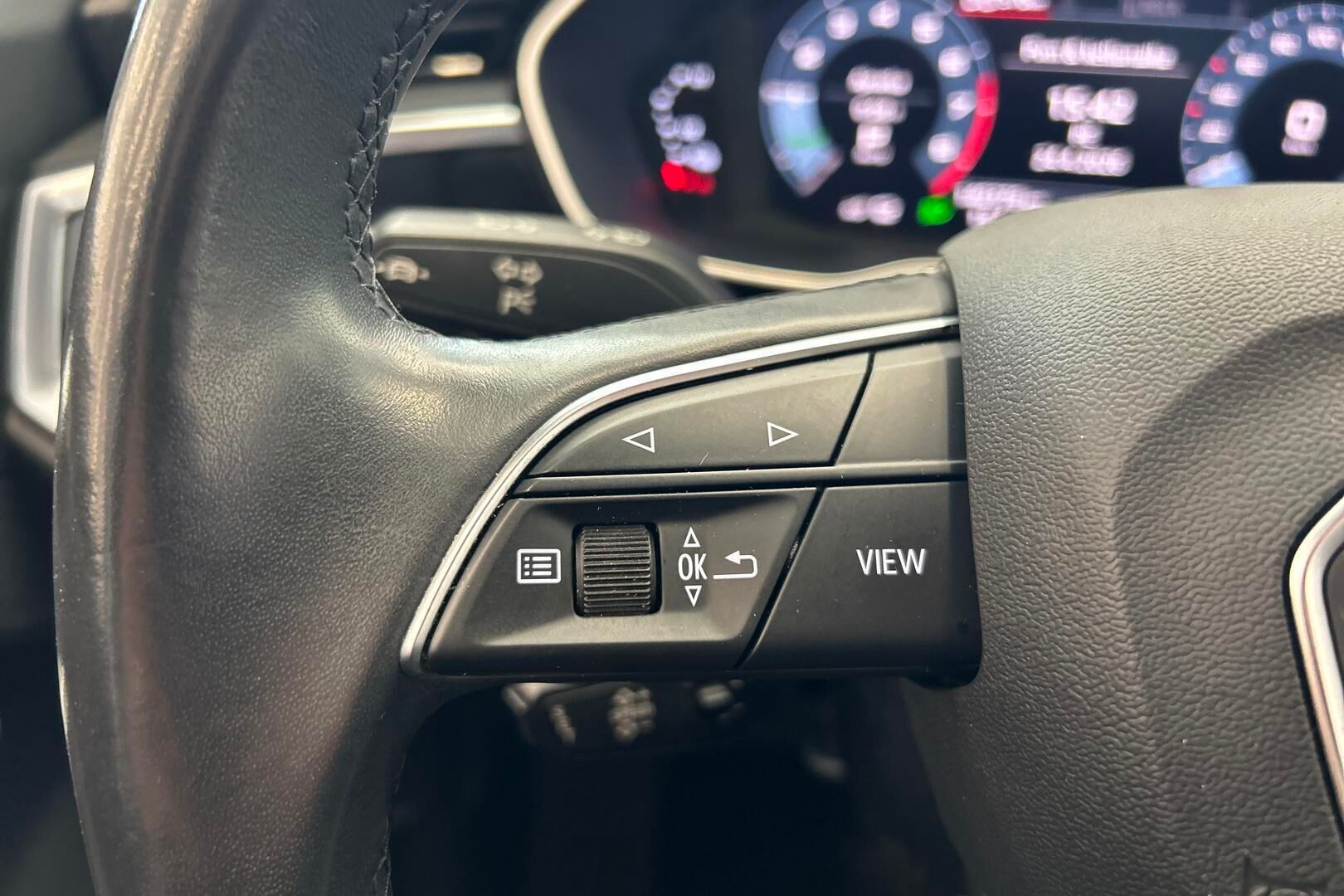 Audi Q3 iso kuva 14