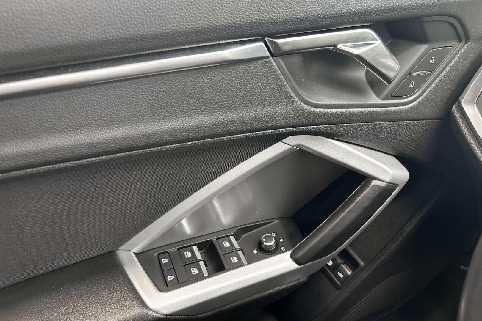 Audi Q3 iso kuva 17