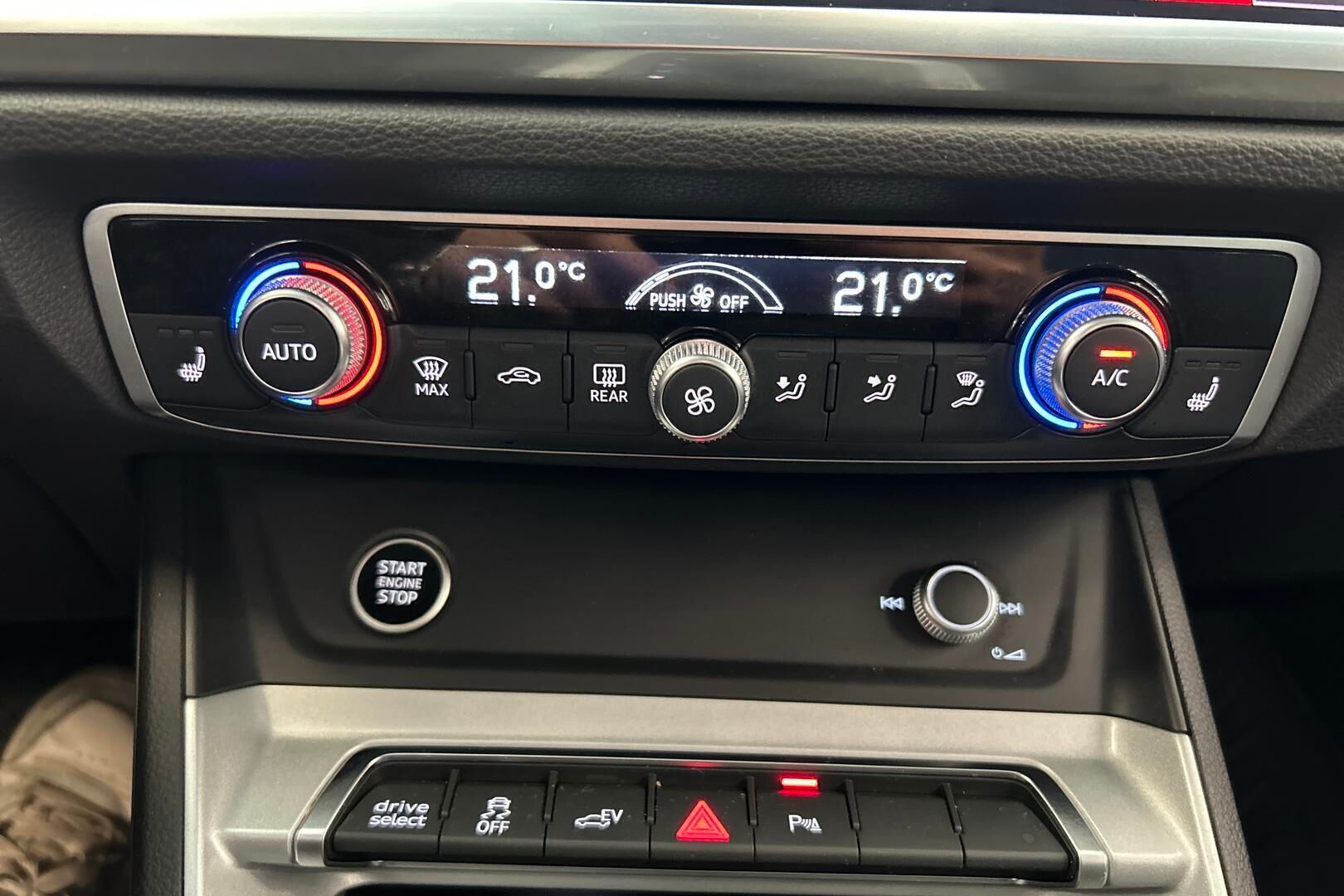 Audi Q3 iso kuva 23